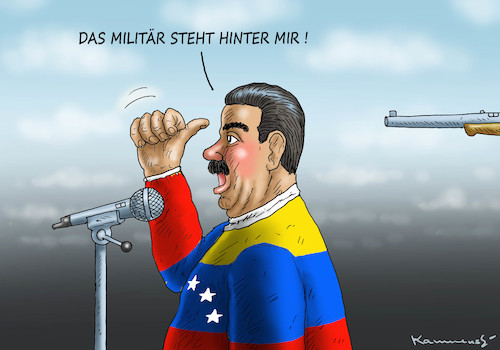 DAS MILITÄR STEHT HINTER MADURO