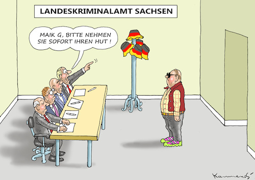 Cartoon: LKA MANN NIMMT SEINEN HUT (medium) by marian kamensky tagged pegida,polizei,sachsen,dresden,rechtsradikalismus,lka,söder,pegida,polizei,sachsen,dresden,rechtsradikalismus,lka,söder