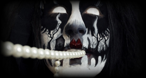 Cartoon: Lady Death (medium) by Krinisty tagged death,scary,facepaint,face,paint,pearls,halloween,creepy,graveyard,krinisty,art,photography,denny,denise,joyce