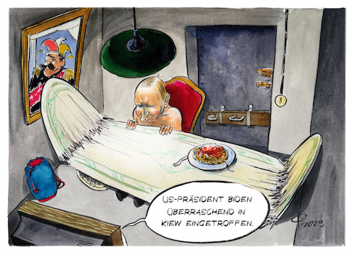 Cartoon: Präsenz (medium) by Paolo Calleri tagged ukraine,krieg,russland,putin,usa,biden,kiew,besuch,militaer,waffen,lieferungen,karikatur,cartoon,paolo,calleri,ukraine,krieg,russland,putin,usa,biden,kiew,besuch,militaer,waffen,lieferungen,karikatur,cartoon,paolo,calleri