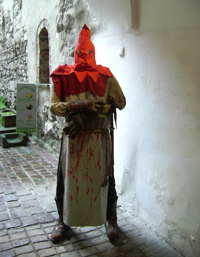 Cartoon: Ku Klux Klan (medium) by Zlatko Iv tagged war,love,games,play,teather,mistery,street,danke,blitz,hassen,hertz