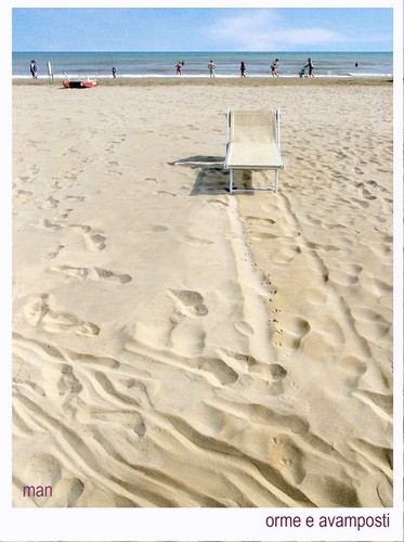 Cartoon: Rimini spiaggia a setembre (medium) by Enzo Maneglia Man tagged spiragli,di,luce,cartoline,da,rimini,foto,enzo,maneglia,man