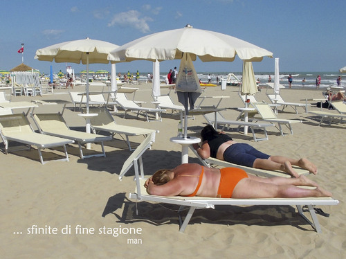 Cartoon: sfinite di stagione (medium) by Enzo Maneglia Man tagged riminimare,spiaggia,stagione,2015,foto,enzo,maneglia,man,settembre