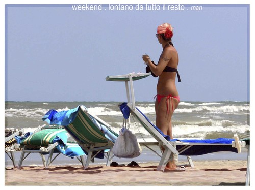 Cartoon: weekend a riminispiaggia (medium) by Enzo Maneglia Man tagged foto,man,maneglia