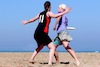 Cartoon: Frisbee a Rimini (small) by Enzo Maneglia Man tagged foto,illustrazione,frisbee
