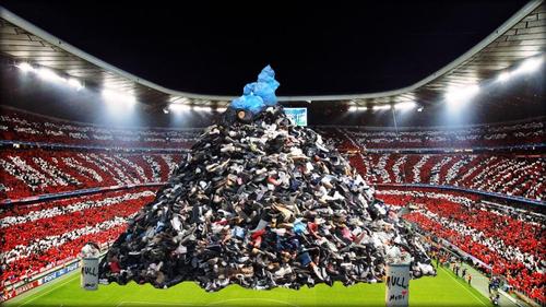 Cartoon: Messie wechselt zum FC Bayern M. (medium) by Vanessa tagged messi,messie,arena,fußball,stadion,bayern,münchen