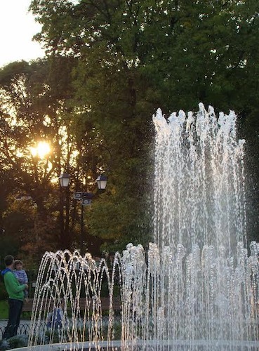 Cartoon: Walk in the garden 1 (medium) by Kestutis tagged garden,photo,kestutis,lithuania,water