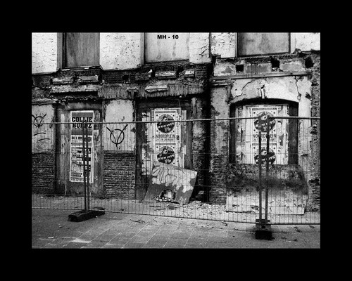Cartoon: MH - No More Future (medium) by MoArt Rotterdam tagged dailylife,nofuture,wreckbuilding