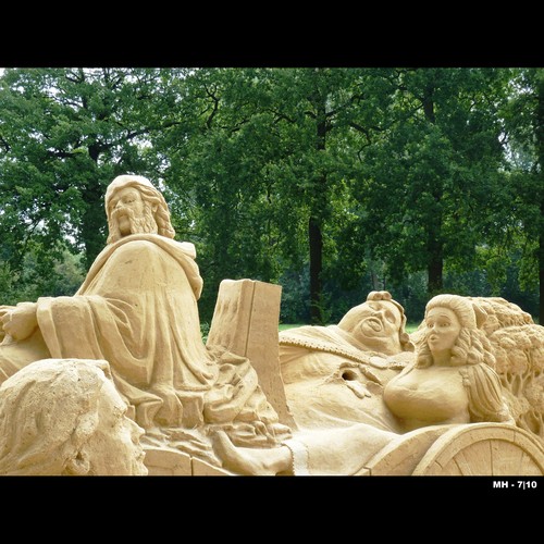 Cartoon: MH - Shot in the Chest (medium) by MoArt Rotterdam tagged hoensbroek,kasteelhoensbroek,shotinthechest,zandsculpturenfestival2010,zandsculptuur,sand,sandsculpture,shot,aanslag,neergeschoten