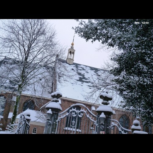 Cartoon: MH - The Gate 1 (medium) by MoArt Rotterdam tagged rotterdam,gate,poort,church,kerk,hillegondakerk,hillegondachurch,sneeuw,snow