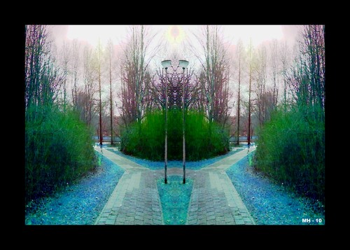 Cartoon: MH - Two Lanterns (medium) by MoArt Rotterdam tagged twolanterns