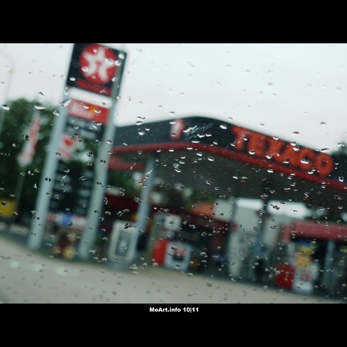 Cartoon: MoArt - Rainy DayZ 15 (medium) by MoArt Rotterdam tagged rotterdam,moart,moartcards,rain,regen,regenweer,rainyday,texaco,gas,benzine,red,rood