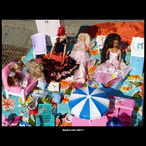 Cartoon: MoArt - The Doll World 14 (medium) by MoArt Rotterdam tagged tags,rotterdam,moart,moartcards,doll,pop,dolls,poppen,dollworld,poppenwereld,ken,barbie