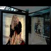 Cartoon: MH - BillBoarding 2 (small) by MoArt Rotterdam tagged rotterdam,billboard,reclamebord,model,hotbabe,lekkerebabe,reflectie,reflection,weerspiegeling,hennesenmaurits