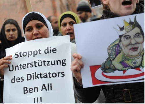 Cartoon: Demonstration against BenAli (medium) by Anitschka tagged amt,auswärtiges,tunesien,tunesia,demonstration,ali,ben