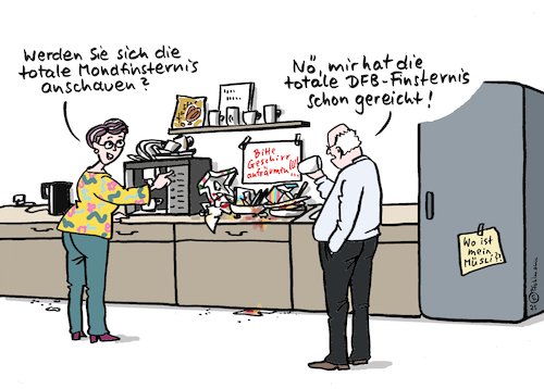 Cartoon: DFB-Finsternis (medium) by Pfohlmann tagged mondfinsternis,astronomie,dfb,nationalmannschaft,fußball,wm,qualifikation,slowakei,debakel,büroküche,mondfinsternis,astronomie,dfb,nationalmannschaft,fußball,wm,qualifikation,slowakei,debakel,büroküche