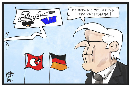 Cartoon: Steinmeier in der Türkei (medium) by Kostas Koufogiorgos tagged karikatur,koufogiorgos,illustration,cartoon,steinmeier,tuerkei,willkommen,empfang,politik,deutschland,karikatur,koufogiorgos,illustration,cartoon,steinmeier,tuerkei,willkommen,empfang,politik,deutschland