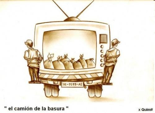 Cartoon: EL CAMION DE LA BASURA (medium) by QUIM tagged camion,basura,television,,illustration,müllabfuhr,müll,arbeit,arbeiter,tv,fernsehen,müllsäcke,säcke,bildschirm,fahrzeug,auto,transporter,schrott,abfall,programm,gesellschaft,bildung,freizeit,medien,medium,technik